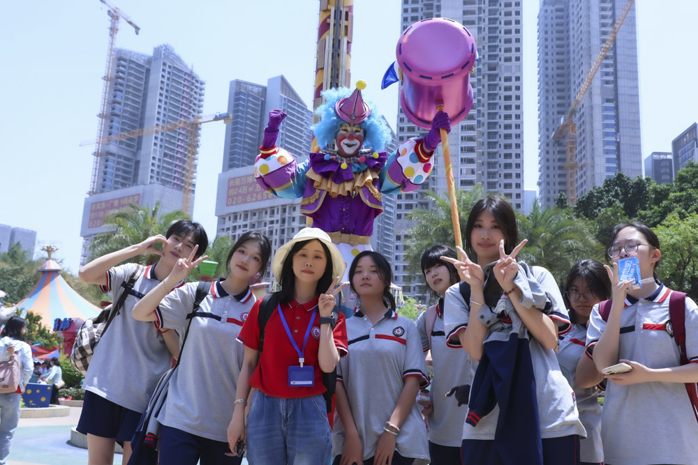 华成职校春日研学双线并行.jpg